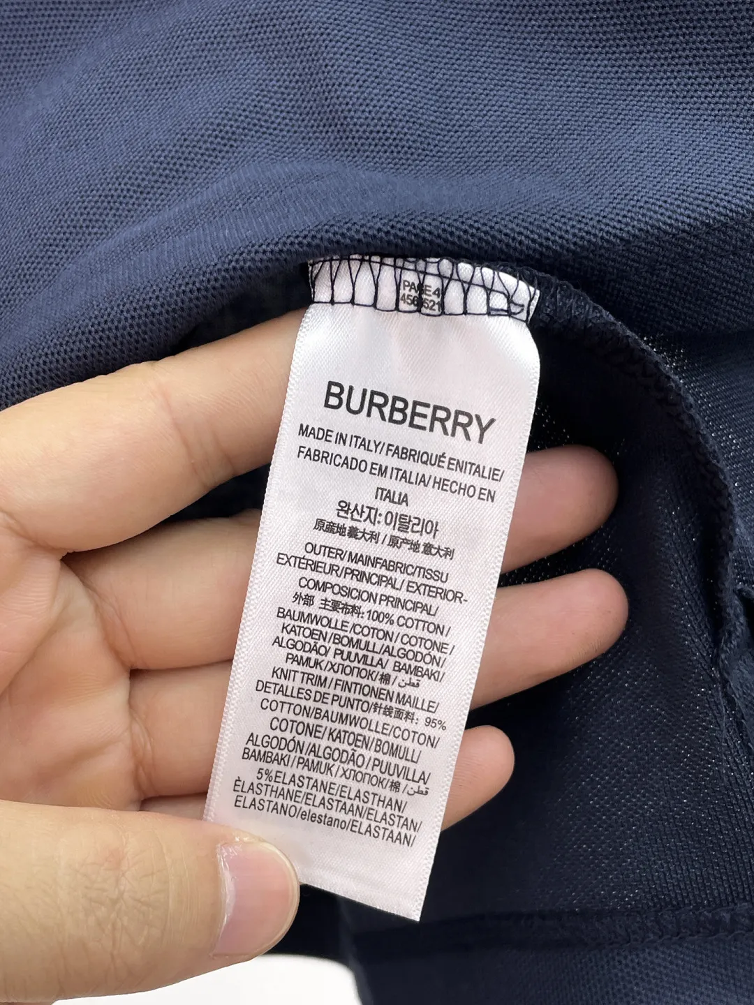 BURBERRY New Arrival Polo shirt, complete with three labels, original fabric, original customized accessories, official Same Style, using 210 grams of pure cotton pique fabric, customized same-tank dyed fabric, very comfortable and smooth to the touch, very wide and stylish, produced by a first-line brand on behalf of Factory, imported Behringer embroidery machine, embroidery is full and textured, imported Kangli direct-injection machine, printing is clear and textured, the collar rib is woven with imported yarn It will not lose shape after being worn for a long time. It is the most New Arrival style in spring and summer. It is fashionable and individual. It is super Versatile and looks good. It is very suitable for both men and women. It is a must-have for everyone. Size: S-XXL